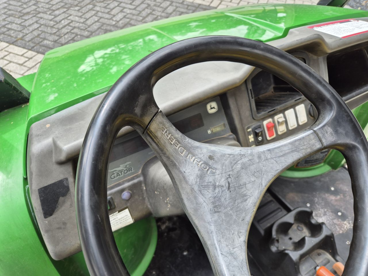 Gebruikte JOHN DEERE GATOR HPX 4 x 4