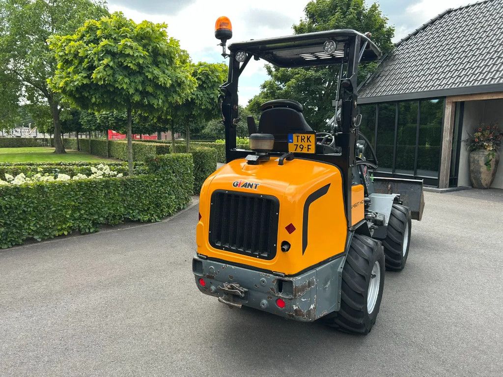 Giant V452T HD