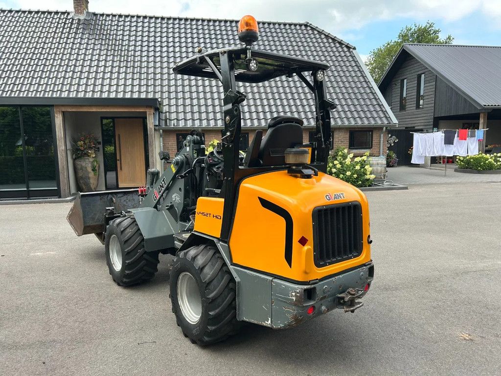 Giant V452T HD