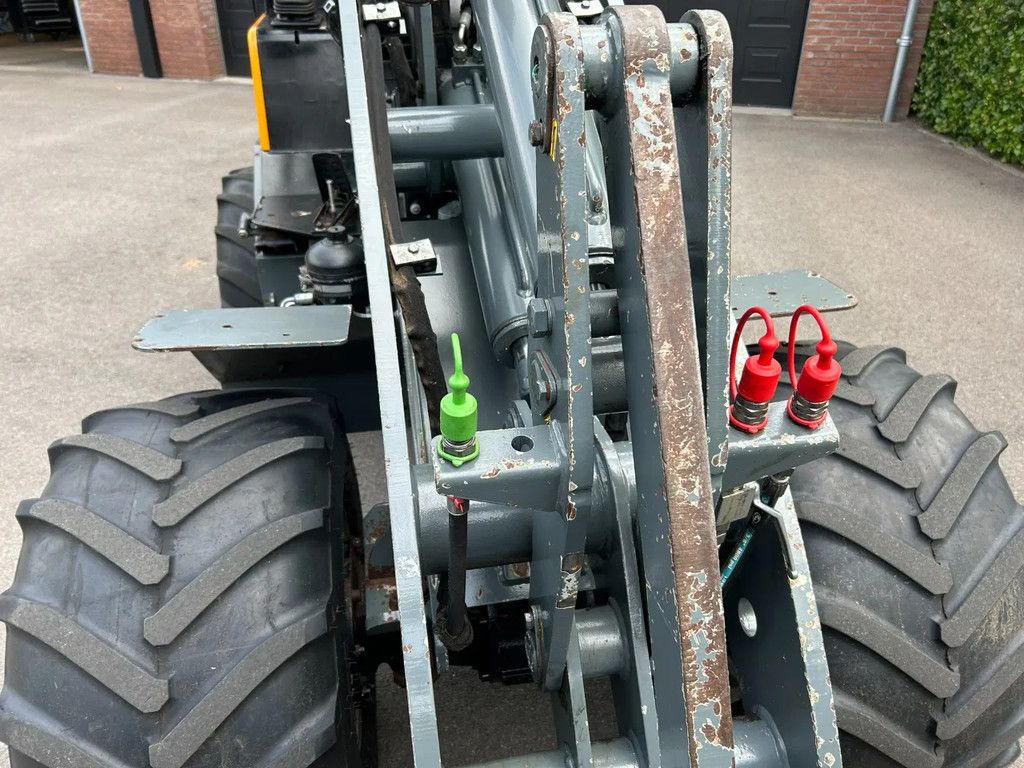 Giant V452T HD