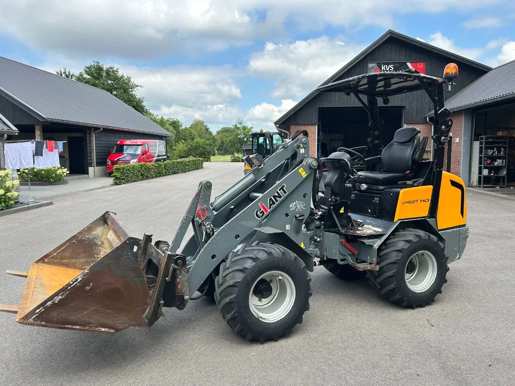 Giant V452T HD