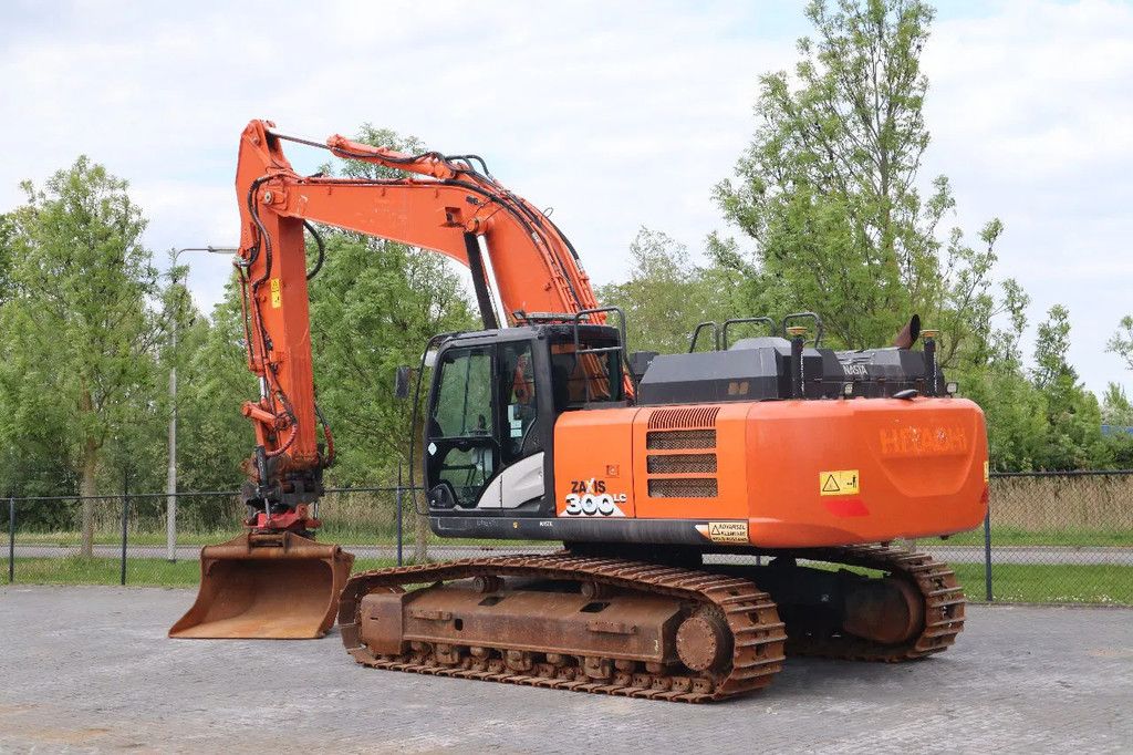Hitachi ZX300 LC-6 | ROTOTILT | BUCKET | GPS