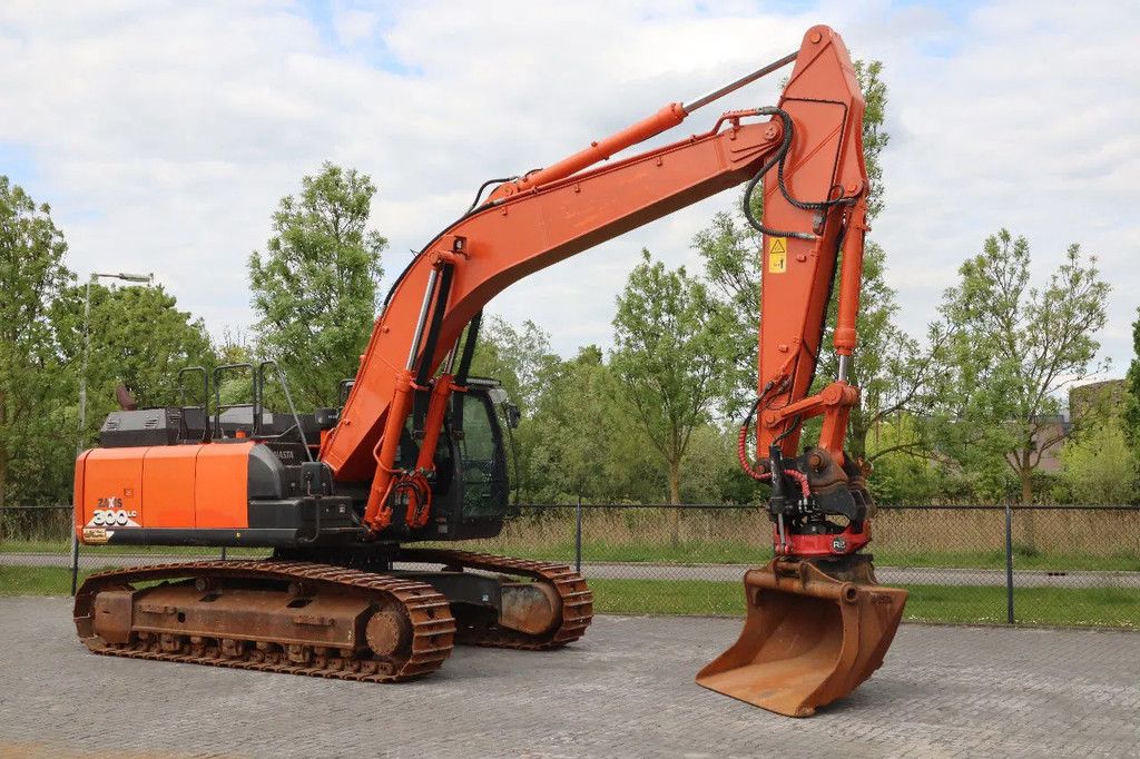 Hitachi ZX300 LC-6 | ROTOTILT | BUCKET | GPS