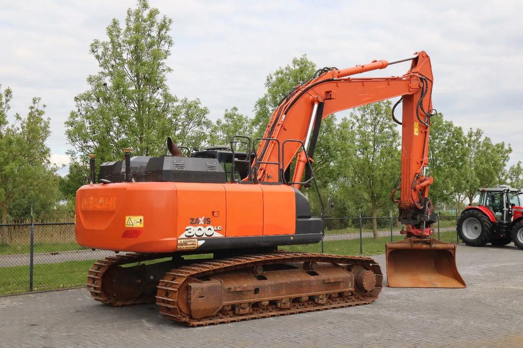 Hitachi ZX300 LC-6 | ROTOTILT | BUCKET | GPS