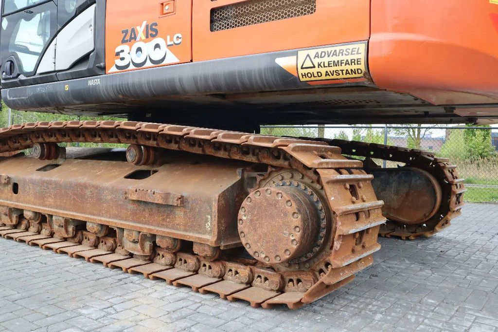 Hitachi ZX300 LC-6 | ROTOTILT | BUCKET | GPS