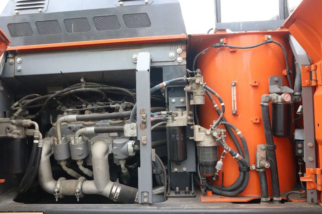 Hitachi ZX300 LC-6 | ROTOTILT | BUCKET | GPS