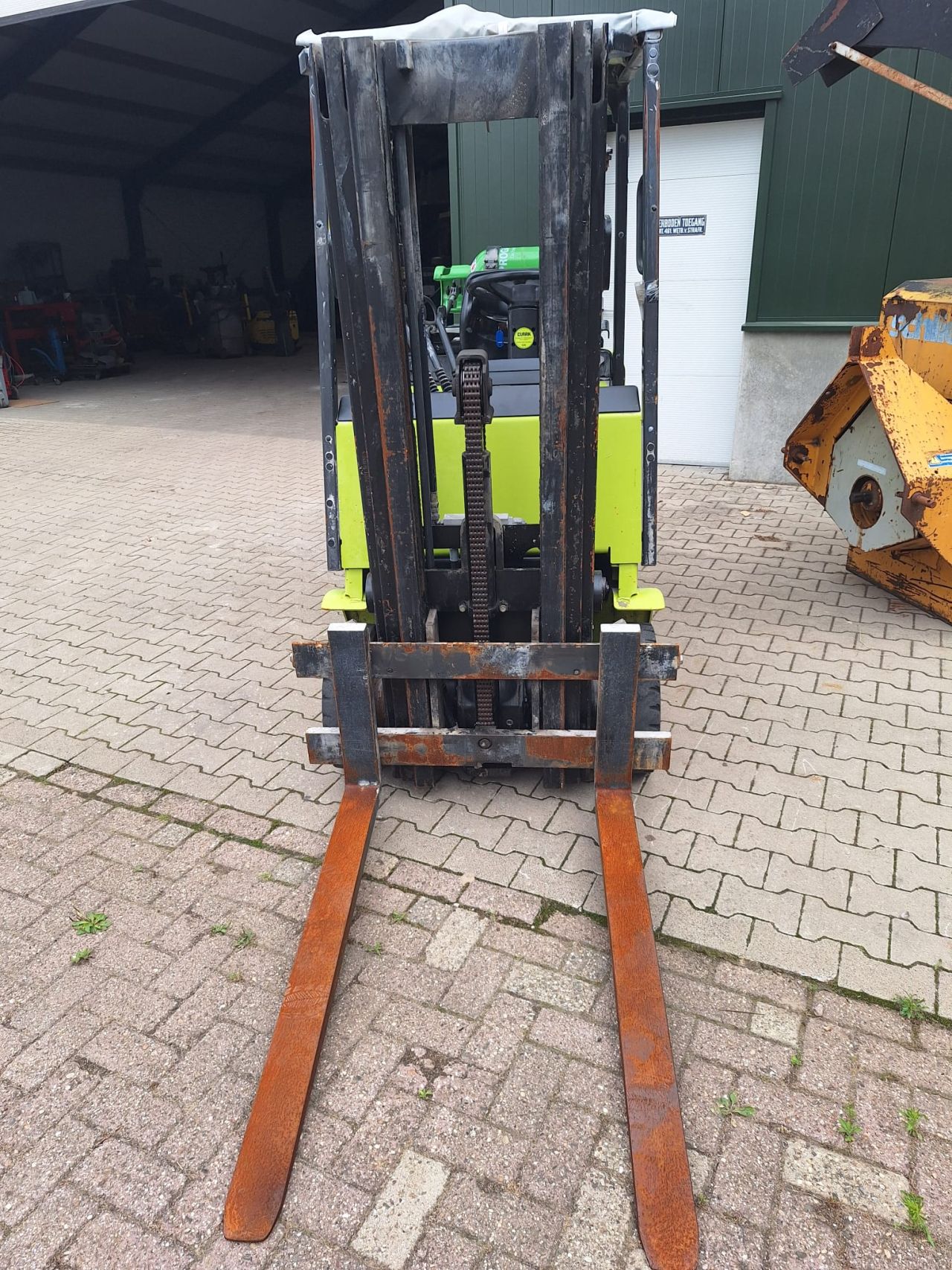 Te koop Clark Heftruck CGP 16 Triplexmast freelift op LPG 1998