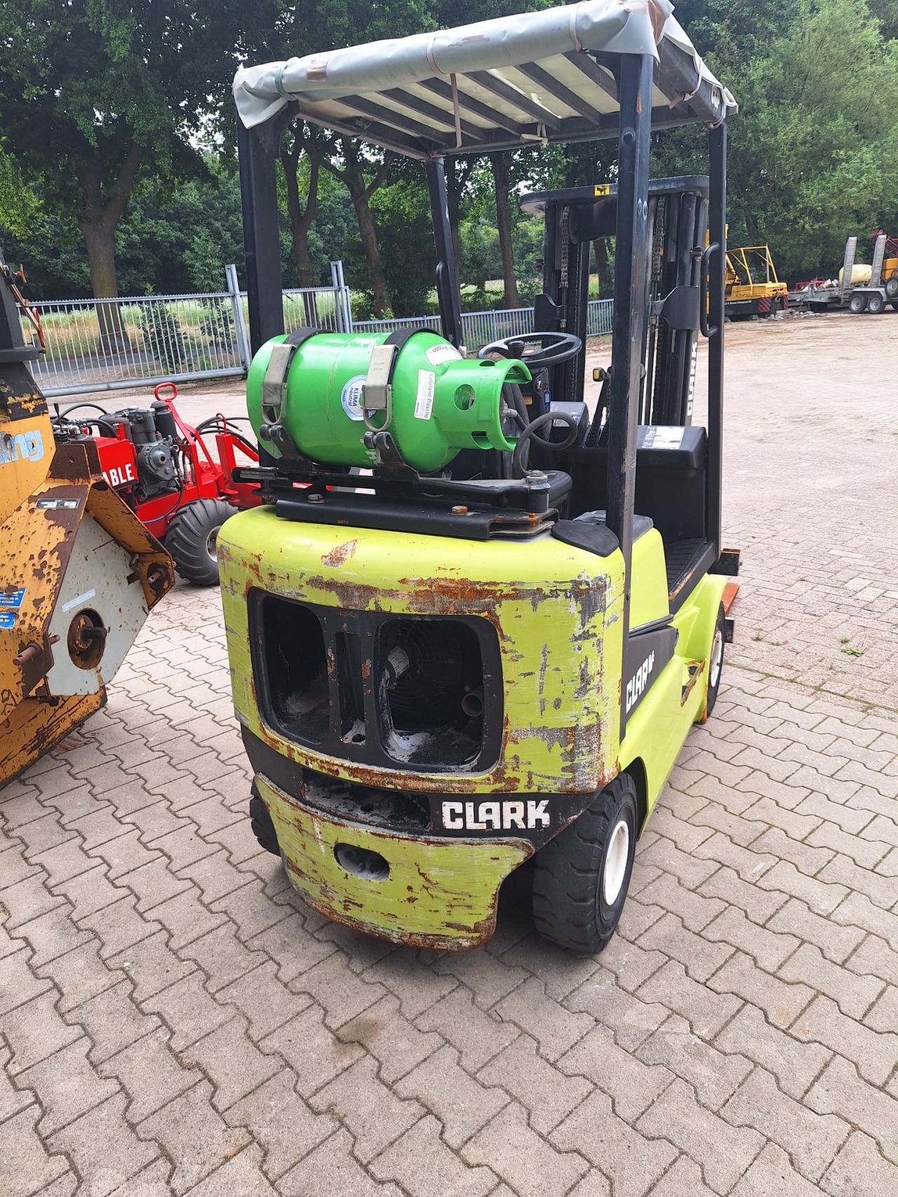 Te koop Clark Heftruck CGP 16 Triplexmast freelift op LPG 1998