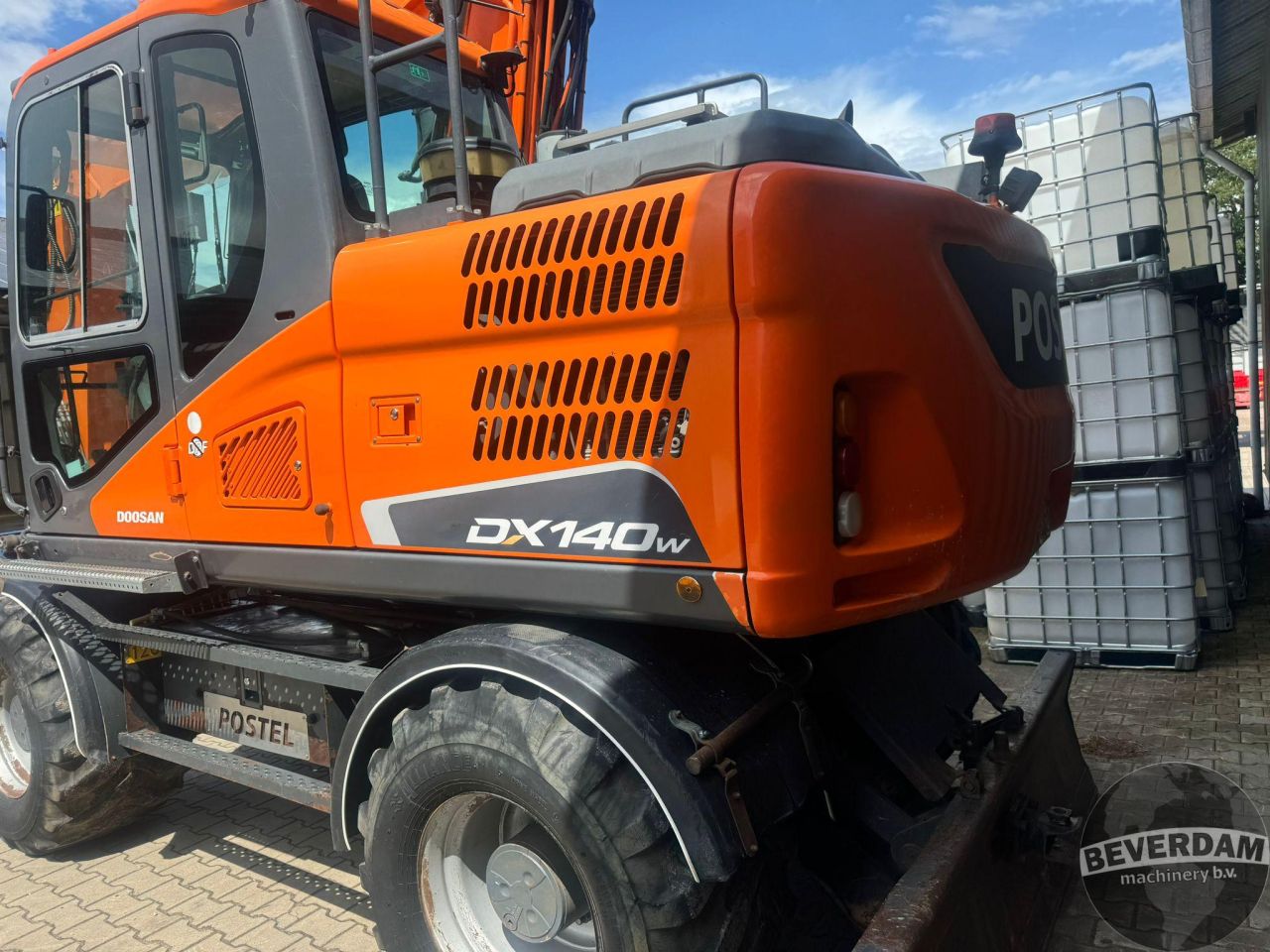 Komt binenn! Doosan DX140W