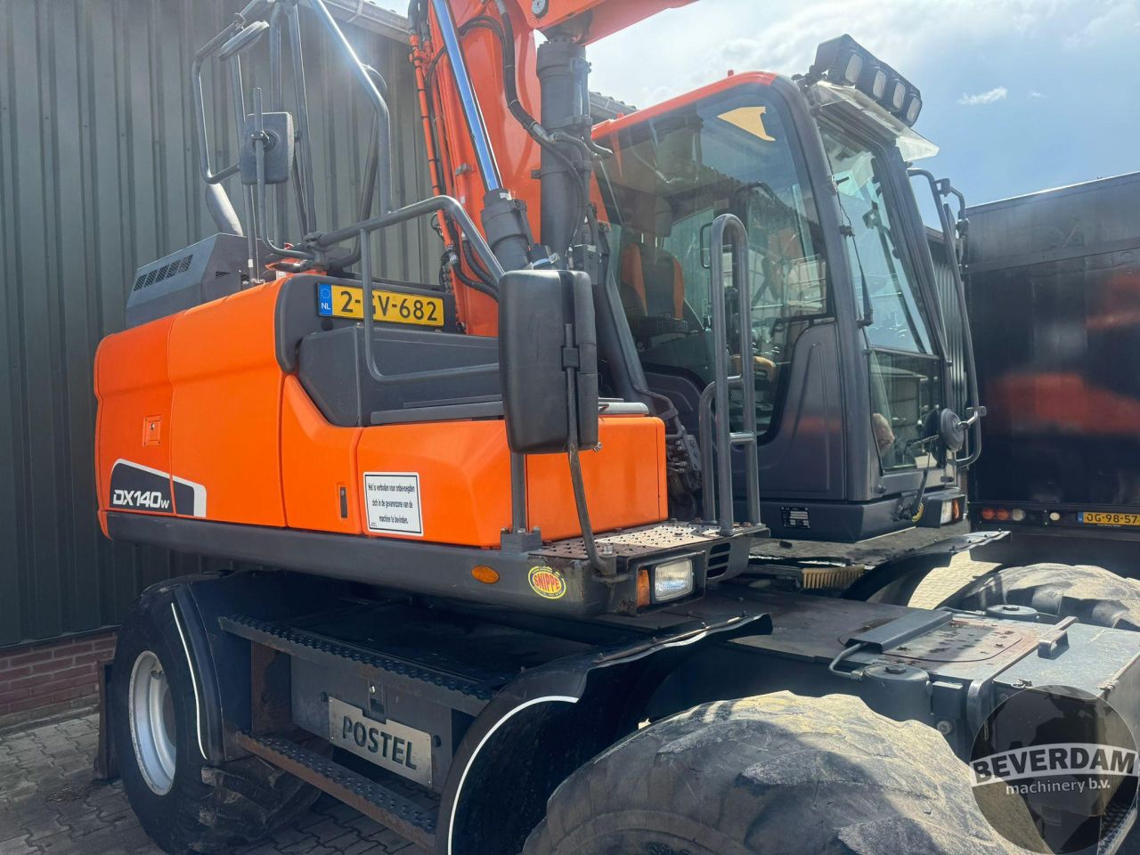 Komt binenn! Doosan DX140W