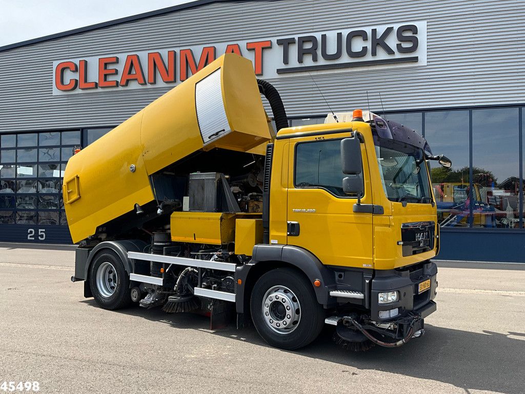 MAN TGM 18.290 4x2 Johnston Beam VT 800 Left and right sweeper