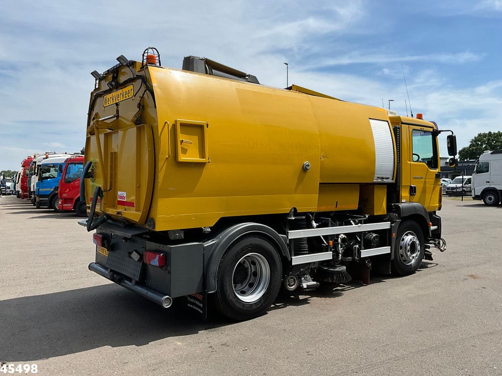 MAN TGM 18.290 4x2 Johnston Beam VT 800 Left and right sweeper