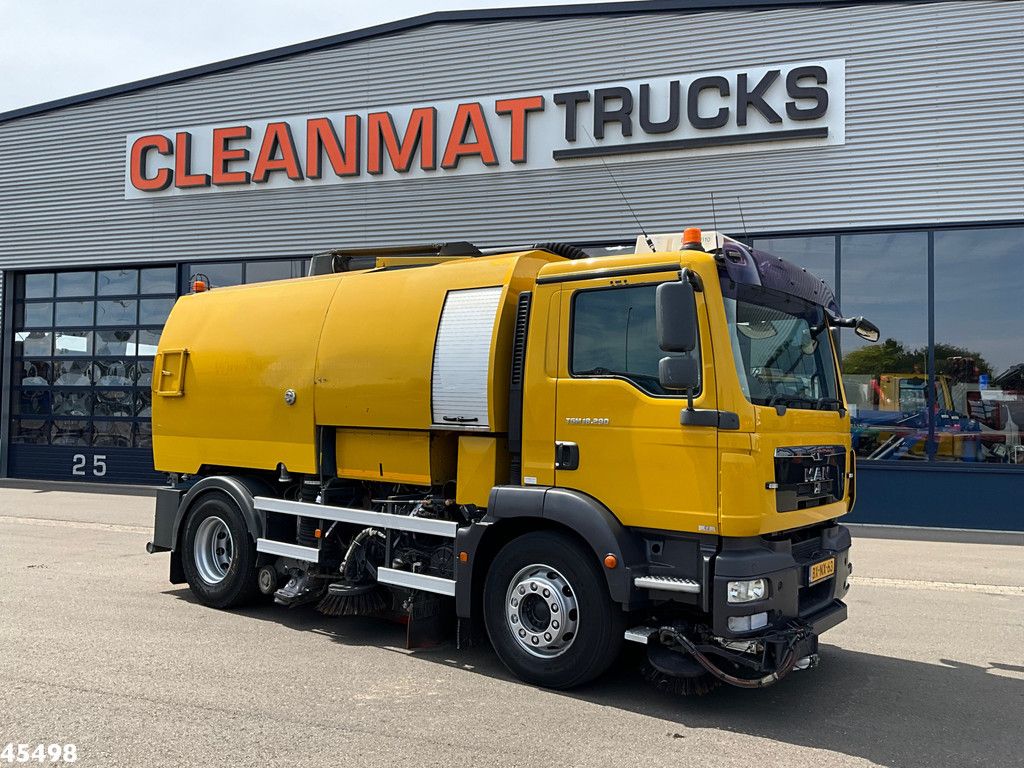 MAN TGM 18.290 4x2 Johnston Beam VT 800 Left and right sweeper