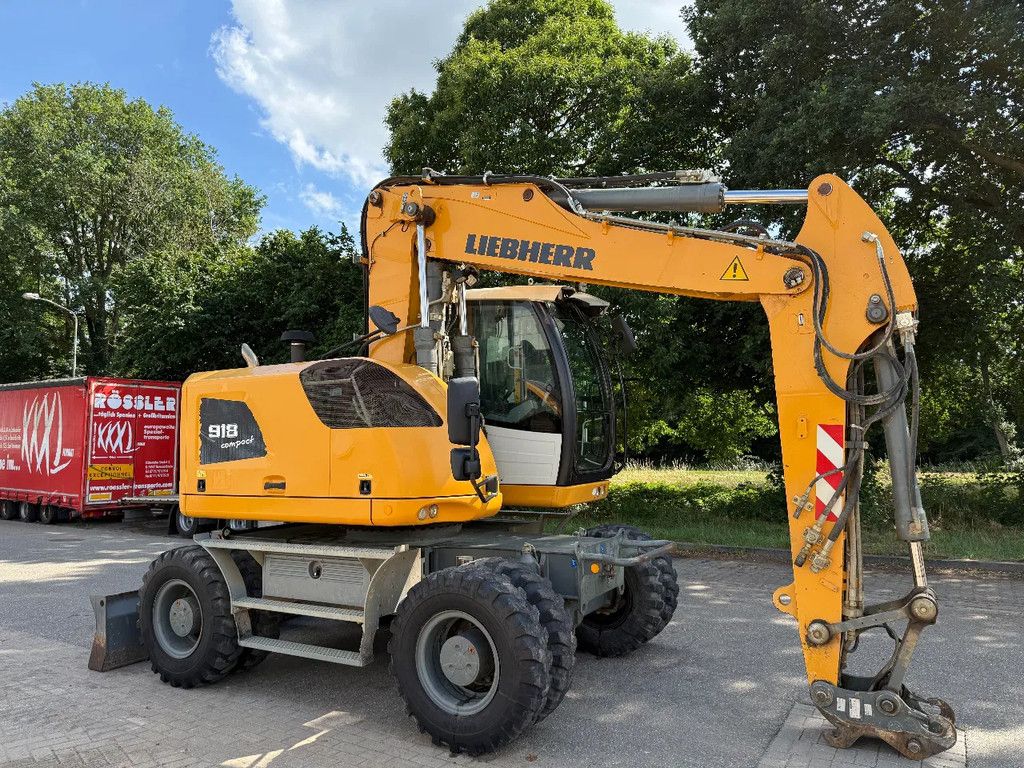 Liebherr A918