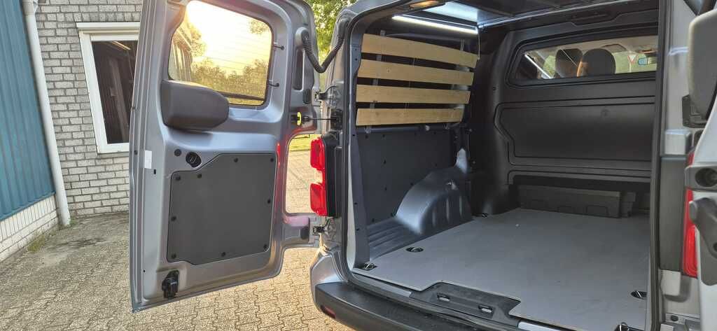 Opel Vivaro DC 2.0