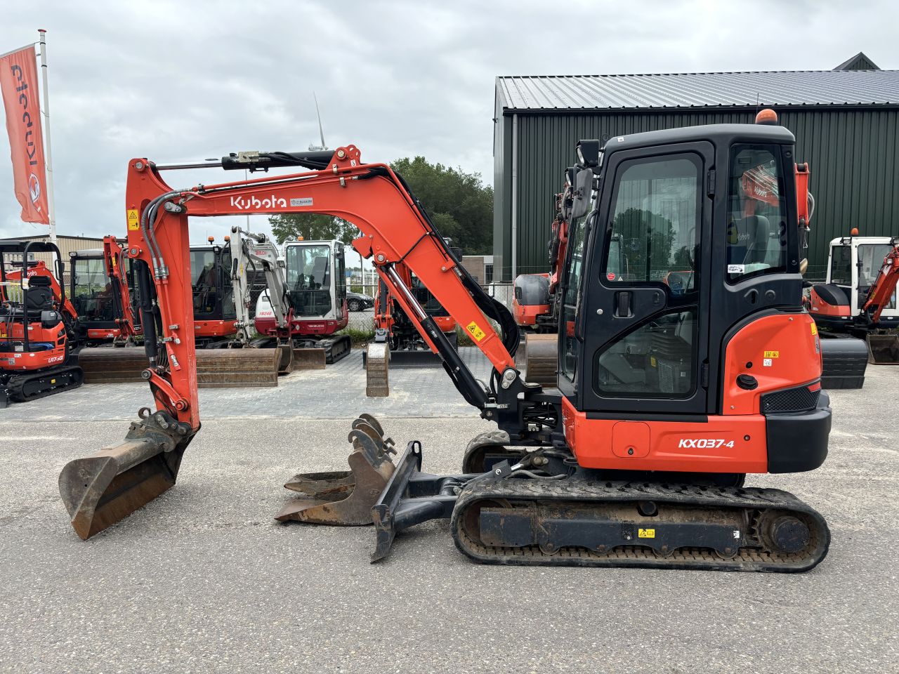 Kubota KX037-4