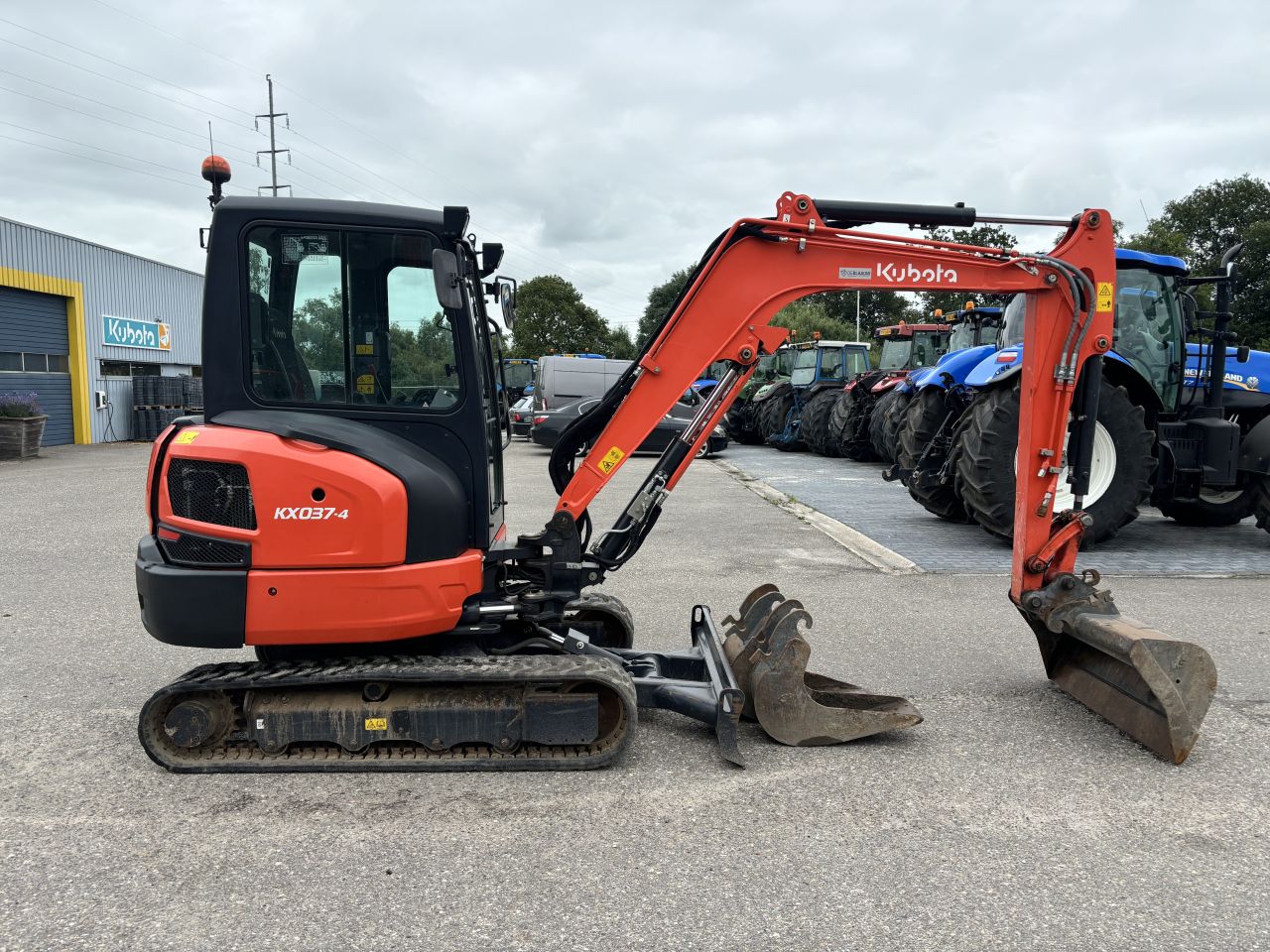 Kubota KX037-4
