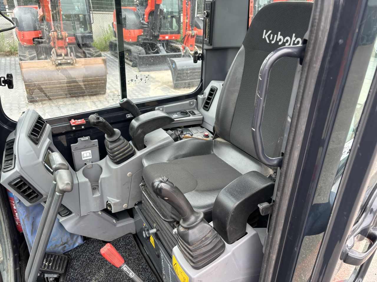 Kubota KX037-4
