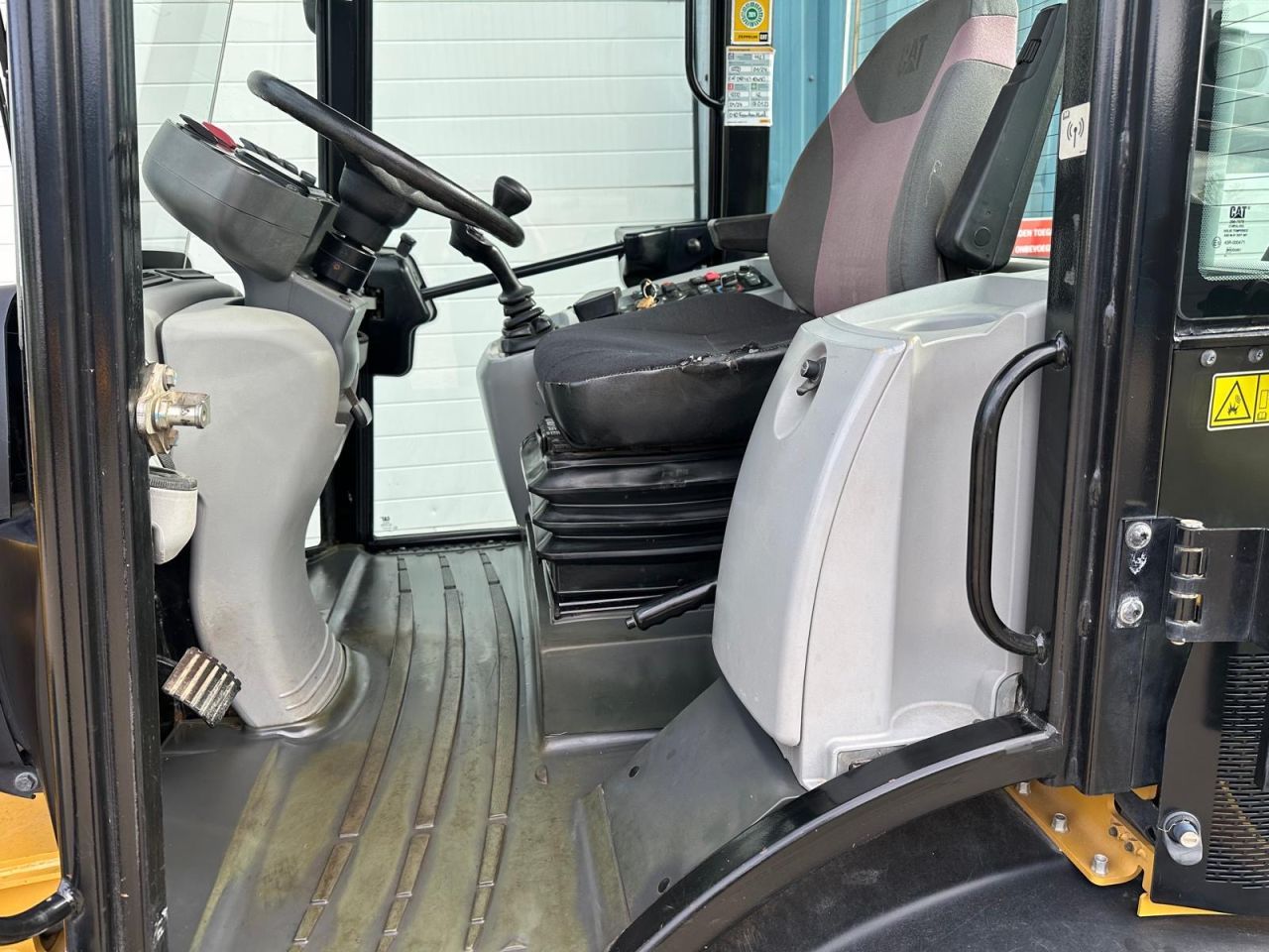 CATERPILLAR 907 (BJR 2015) 4888 UUR