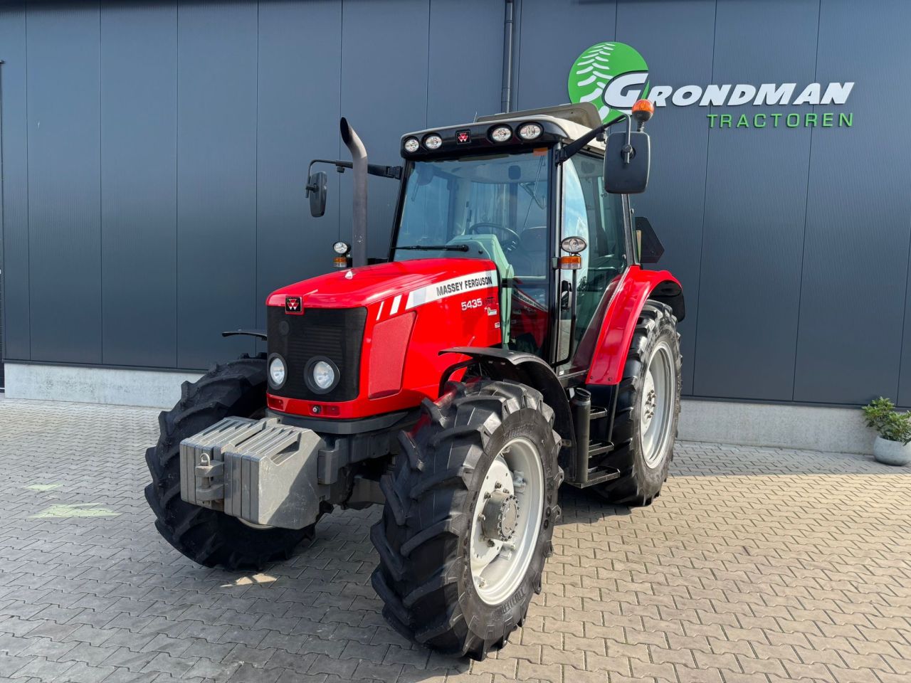 Massey Ferguson 5435 Dyna4