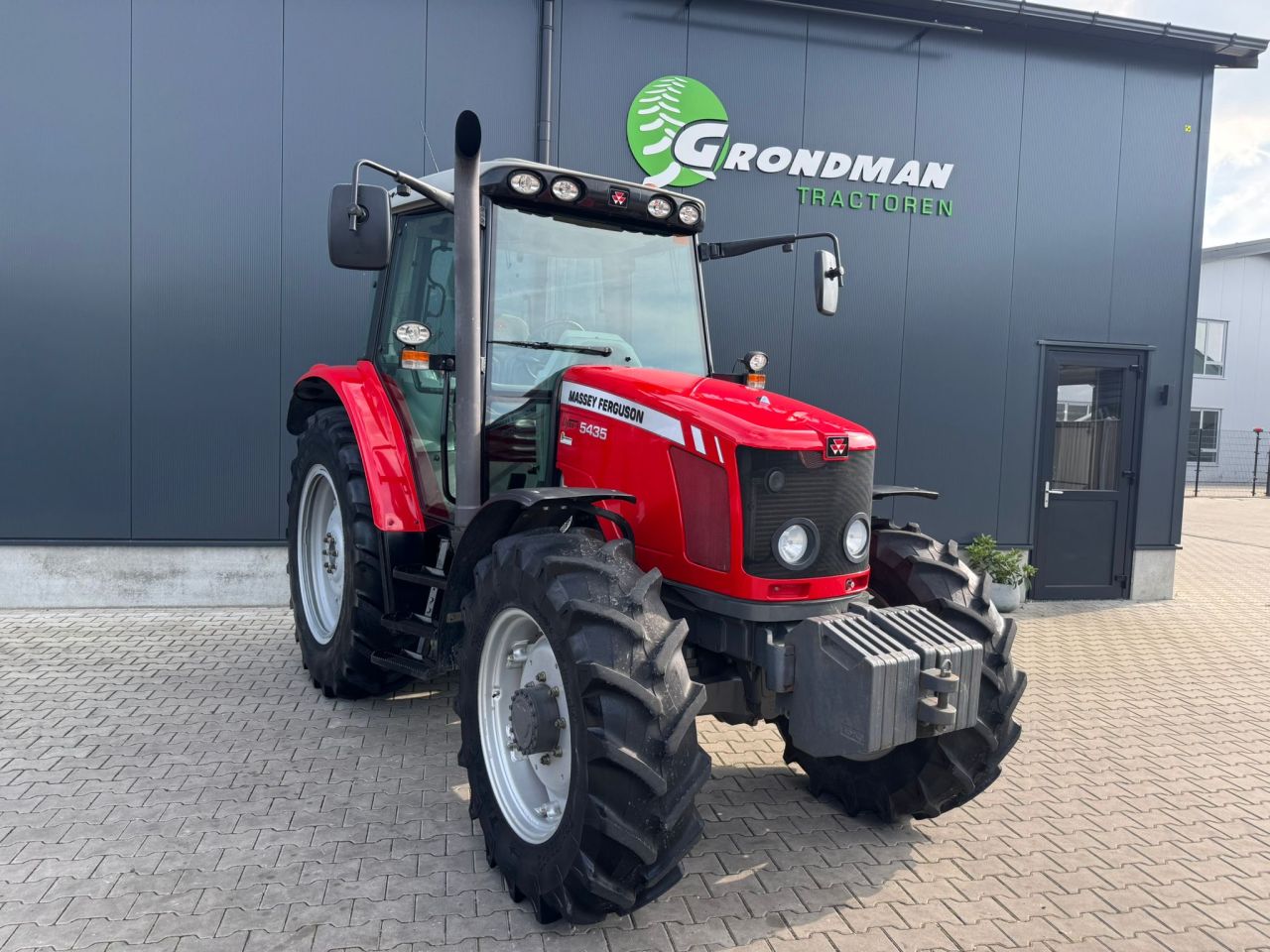 Massey Ferguson 5435 Dyna4