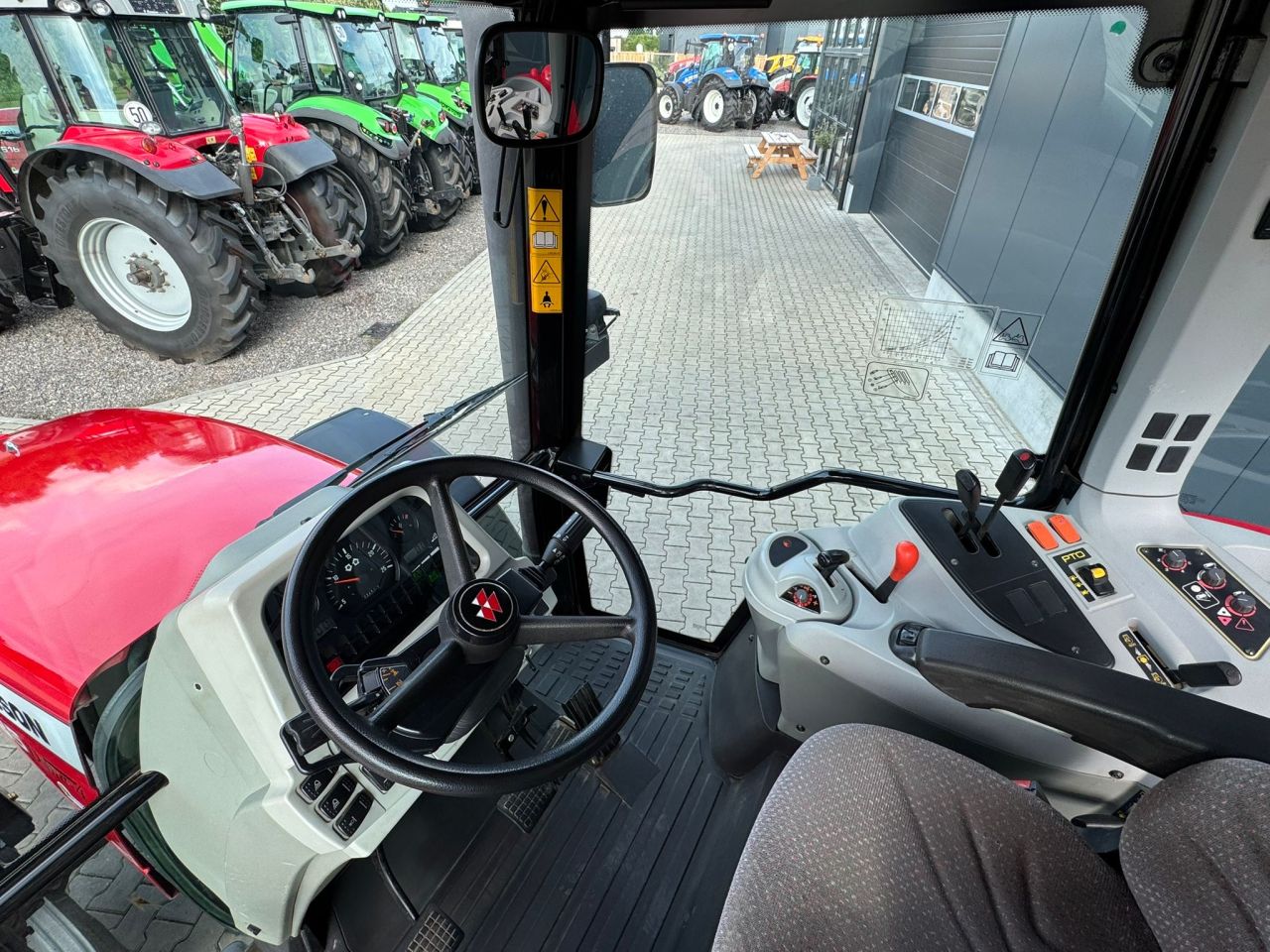 Massey Ferguson 5435 Dyna4