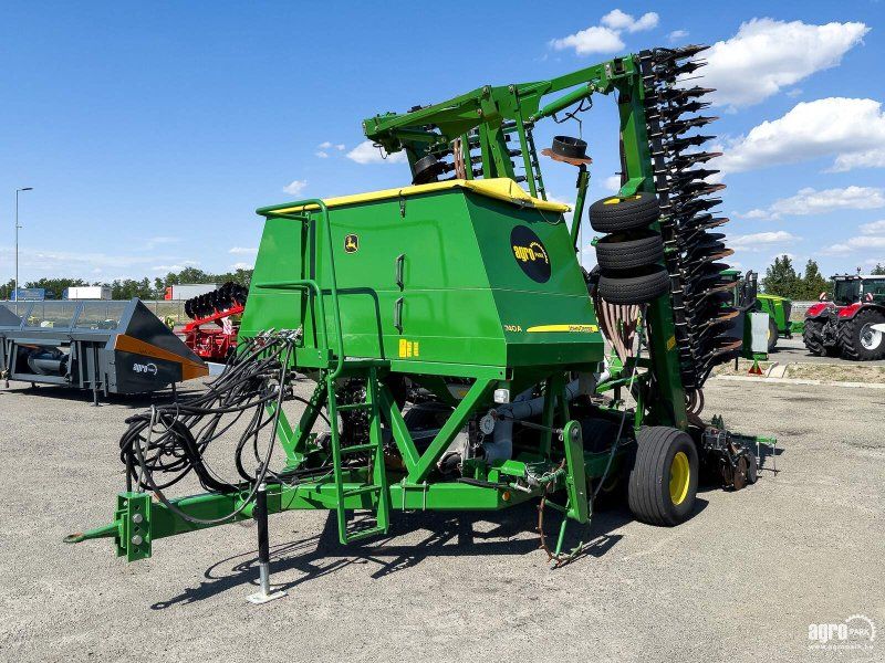 John Deere 740A