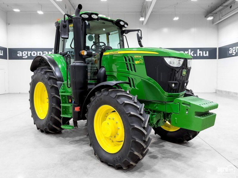 John Deere 6195M