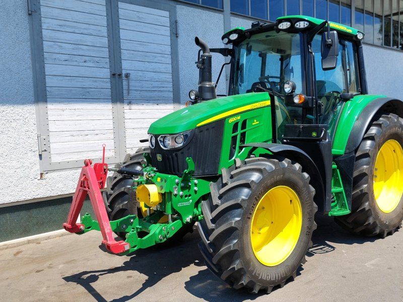 John Deere 6120M
