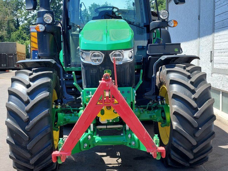 John Deere 6120M