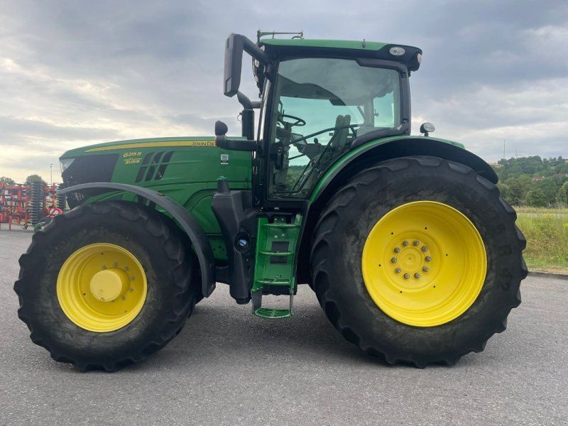 John Deere 6215R