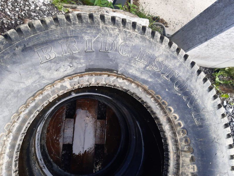 20.5x8.00-10, 31x13.50-15
