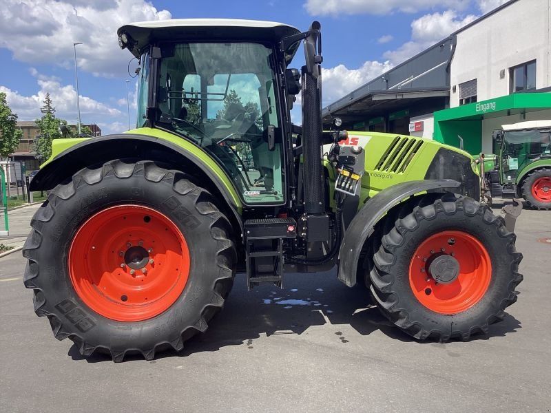 Claas ARION 620