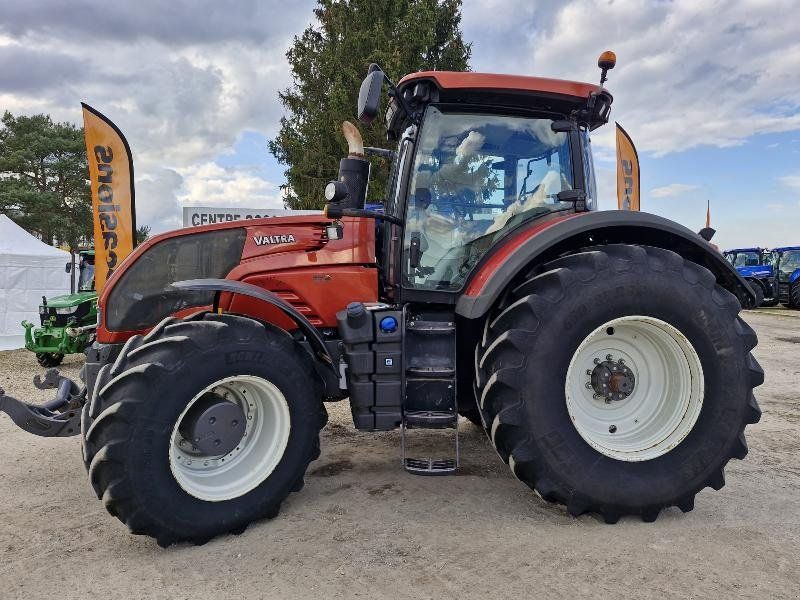 Valtra S323