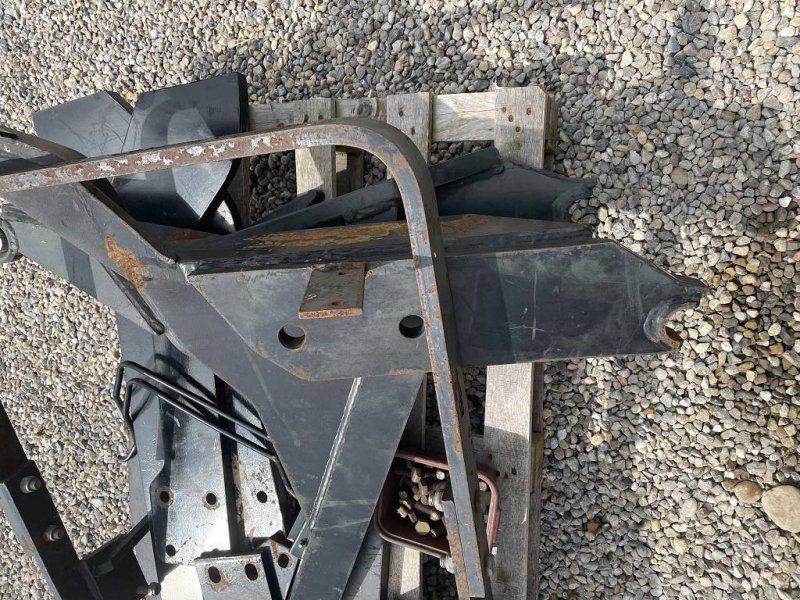 Alö Frontladeranbauteile Alö für MB TRAC 700 1100