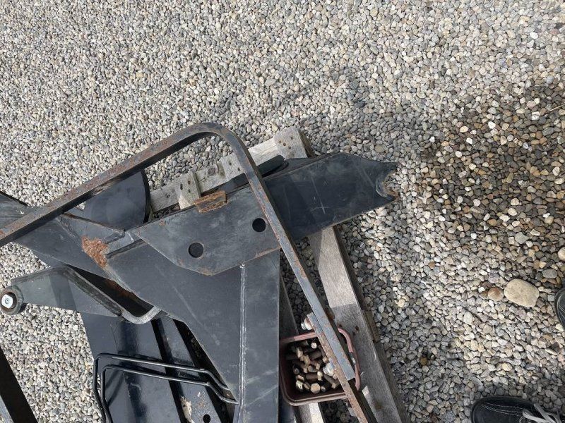 Alö Frontladeranbauteile Alö für MB TRAC 700 1100