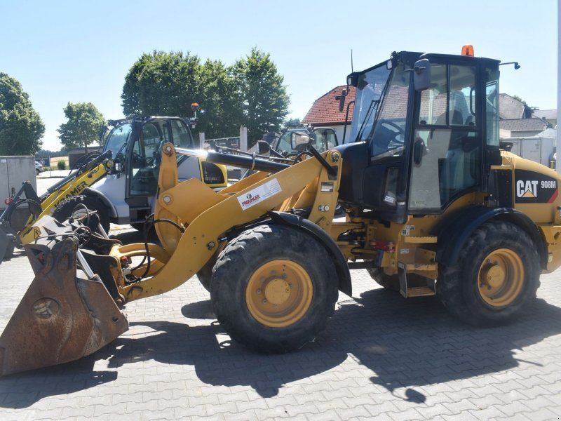 Cat 908M mit Straßenzulassung