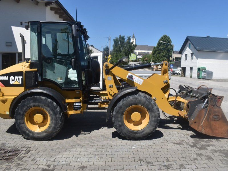 Cat 908M mit Straßenzulassung
