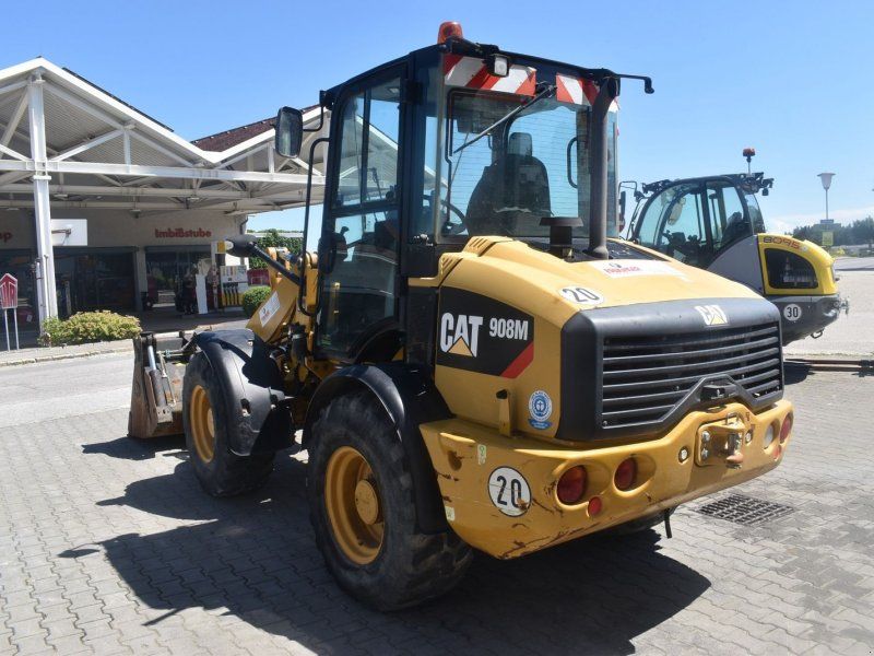 Cat 908M mit Straßenzulassung