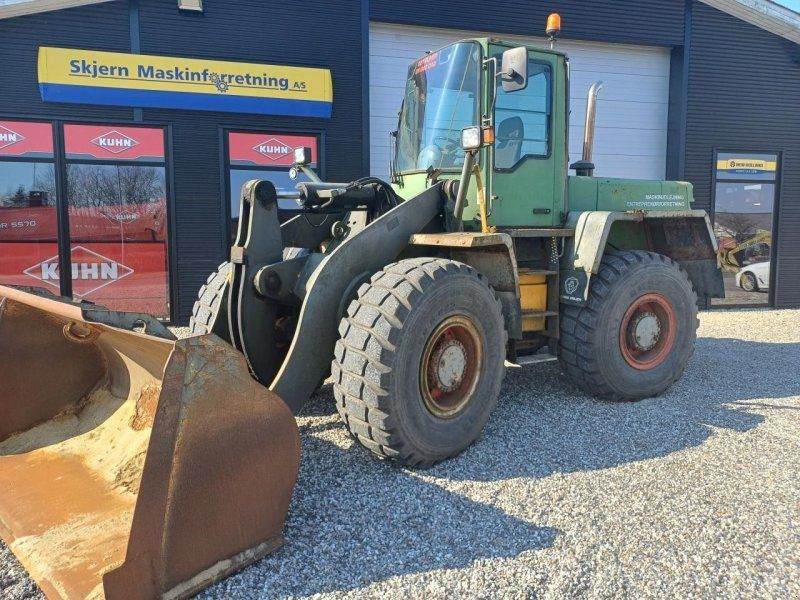 Komatsu WA270