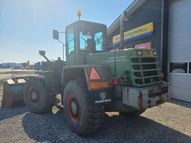 Komatsu WA270
