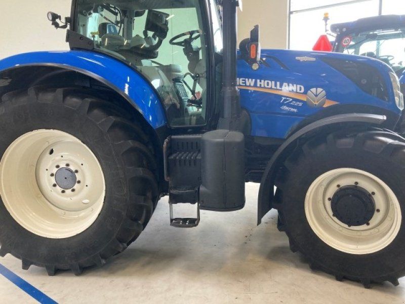 New Holland T7.225 AC