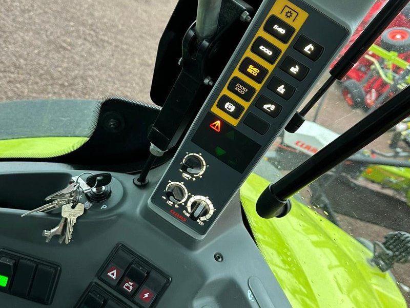 Claas Axion 870 CMATIC