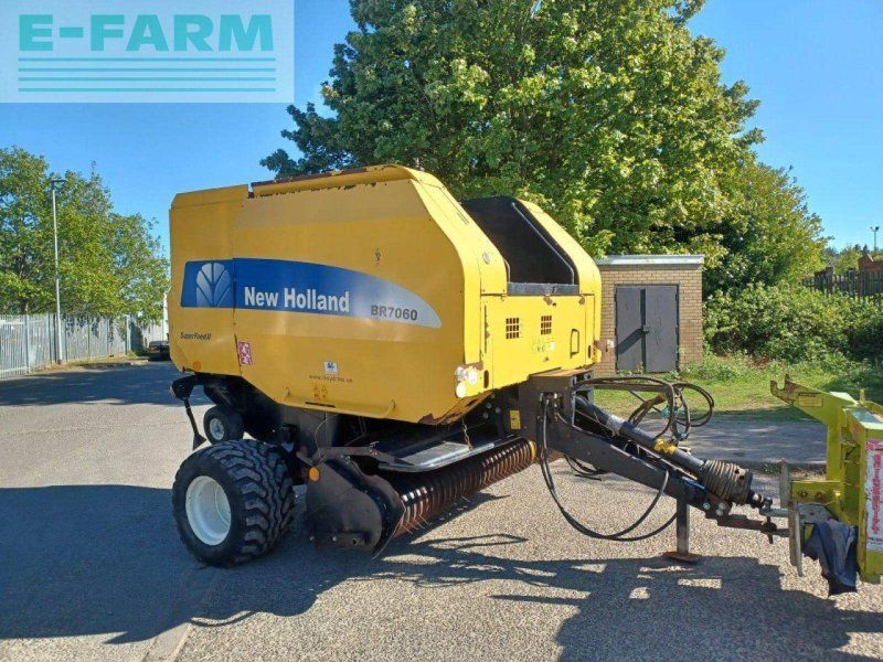 New Holland BR7060