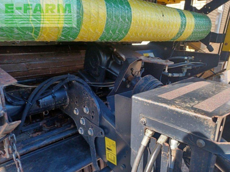 New Holland BR7060