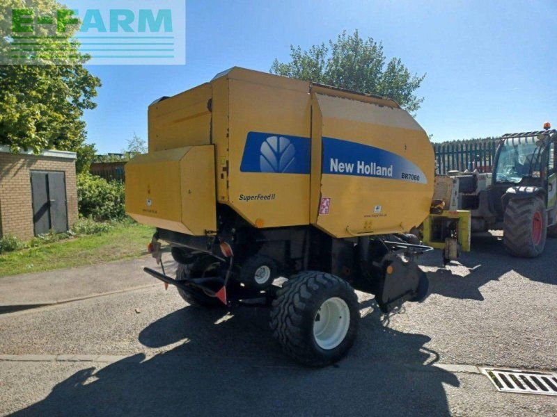 New Holland BR7060