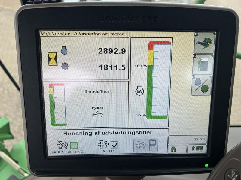 John Deere S690