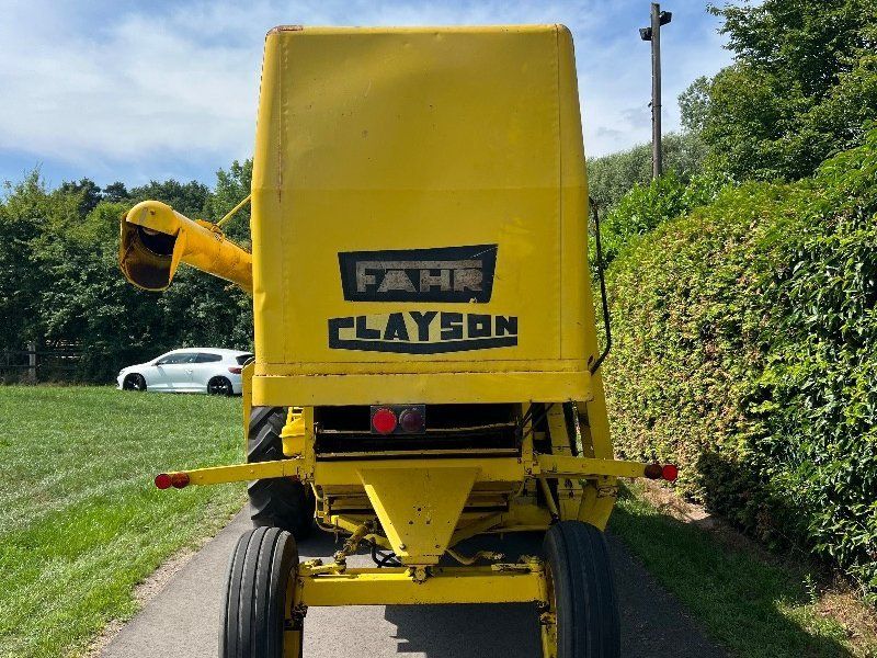 New Holland Clayson M133
