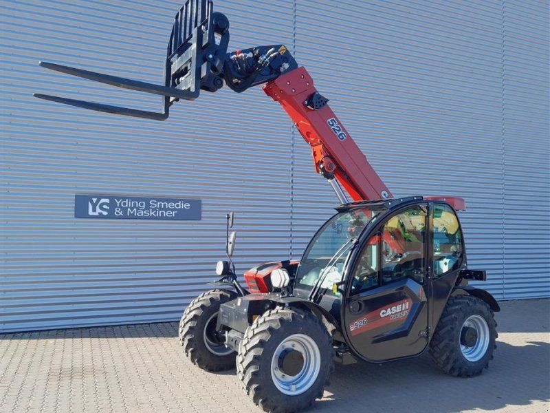 Case IH Farmlift 526 med pallegafler