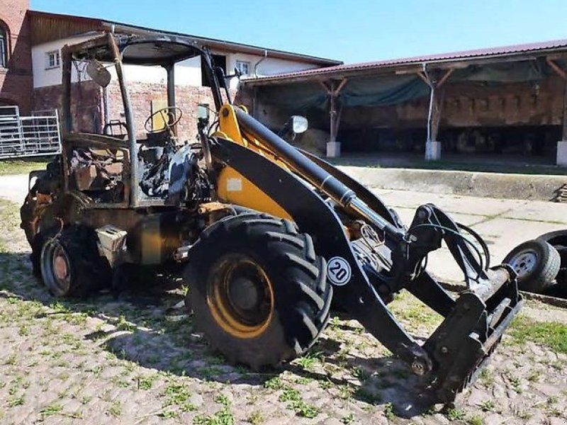 JCB 409 B mit Brandschaden. Nähe Leipzig